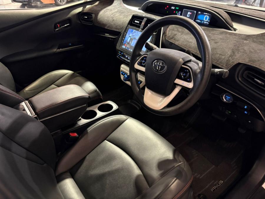 Prius 1.8 Hybrid S - Image 3